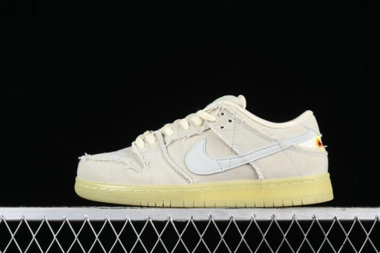 Nike SB Dunk Low "Mummy" Skateboarding Shoes with Mummy-Inspired Design - DM0774-111