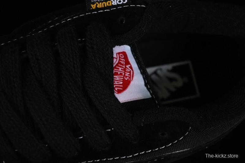 Vans Knu Skool Low Top Retro Casual Vulcanized Slip-On Shoes in Black - VN000CRPBMA