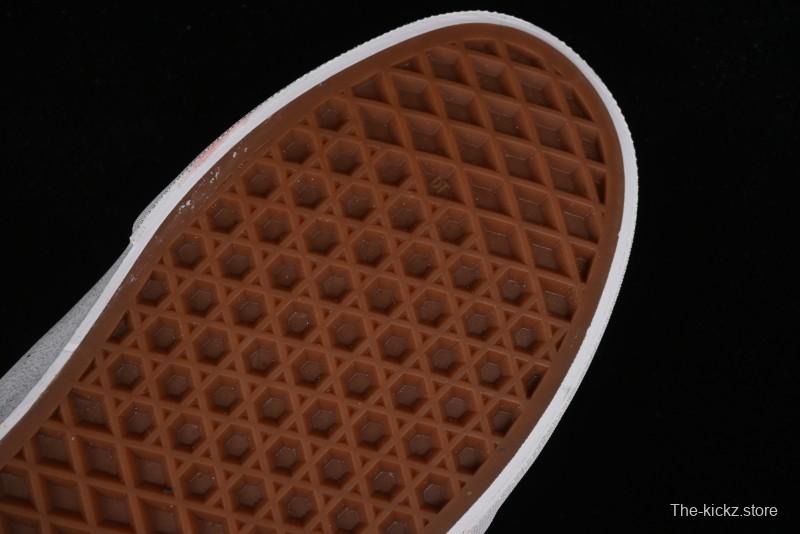 Vans Knu Skool Low-Top Retro Casual Vulcanized Slip-On Sneakers in Black White Yellow - VN000D6C6RJ