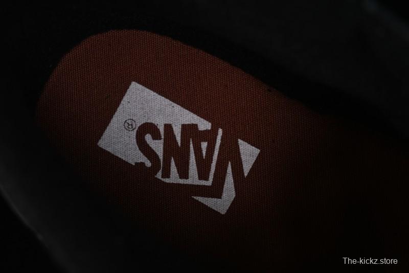 Vans Premium Sk8-Mid Retro Casual Mid-Top Skate Shoes with Checkerboard Design - VN000CQQBLK