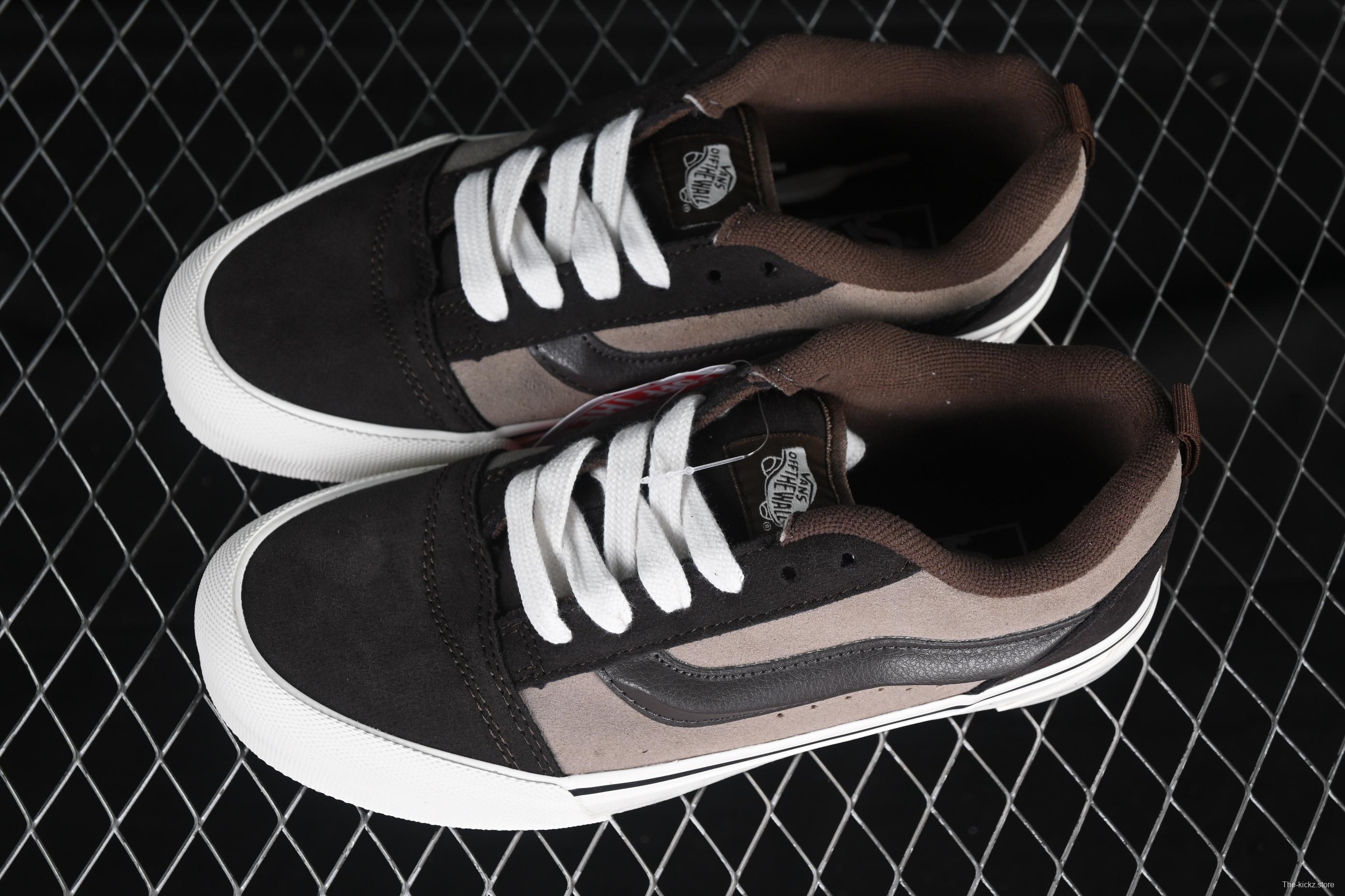 Vans Knu Skool Low-Top Retro Chunky Sneakers with Oversized Logo - VN0009QC2LN