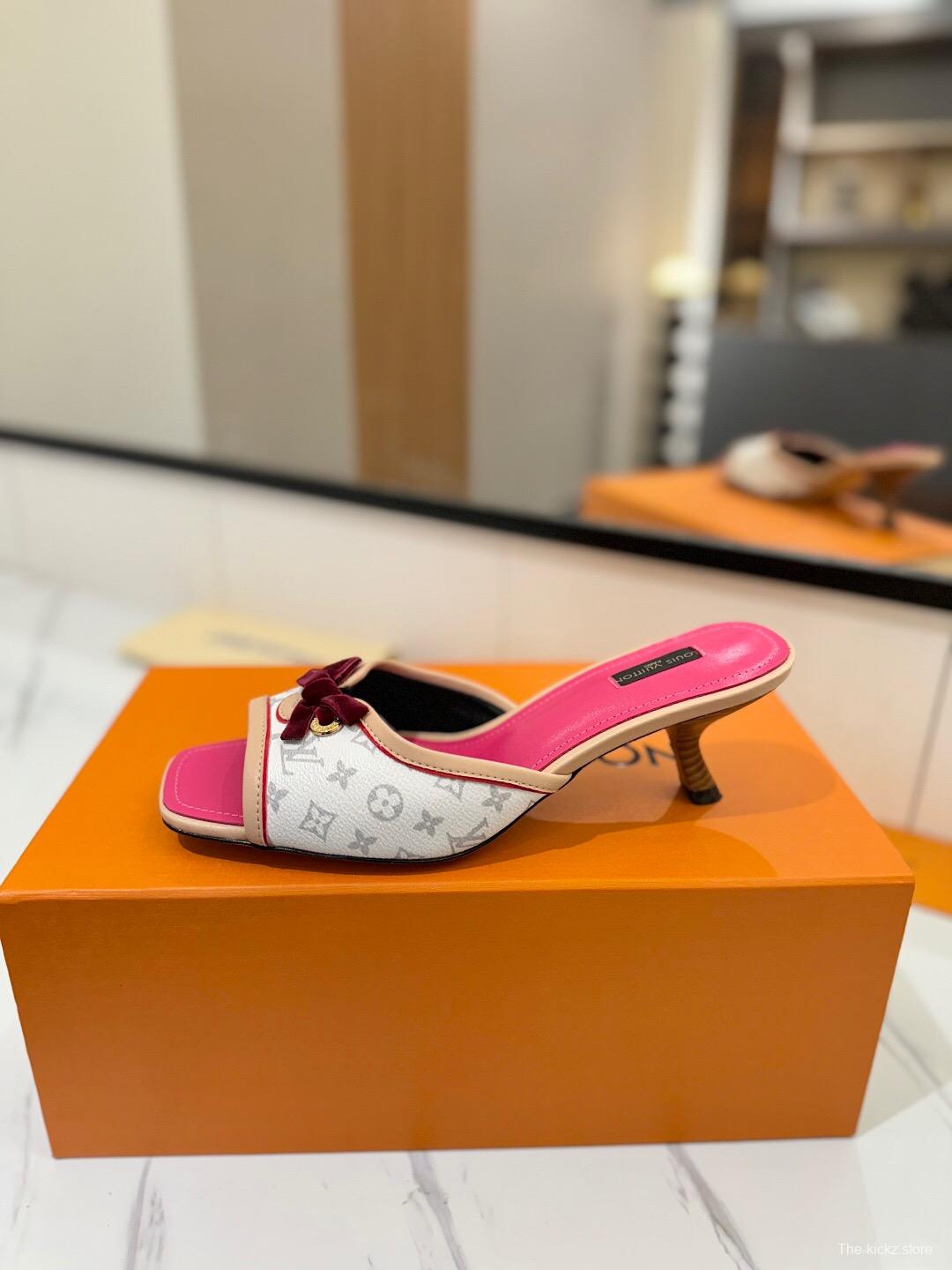2025 Women Louis Vuitton White Pink Leather Canvas Sandals KFY00310
