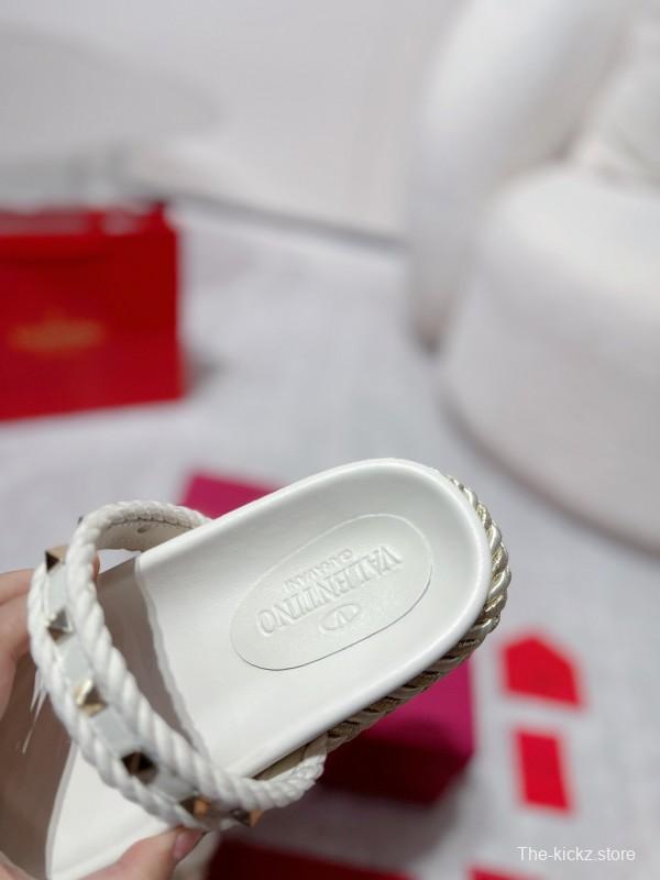 2025 Women Valentino White Leather Sandals Studded LY00250
