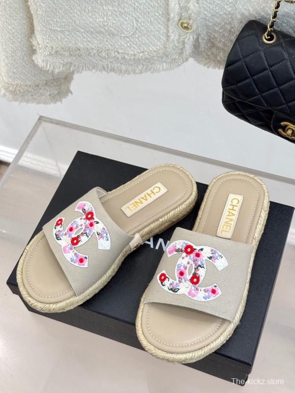 2025 Slippers Chanel Beige Floral Embroidery Espadrille KFY00230