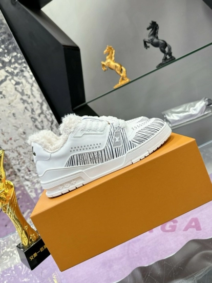 2024 Unisex Louis Vuitton White Leather Plimsolls Monogram MJ00530