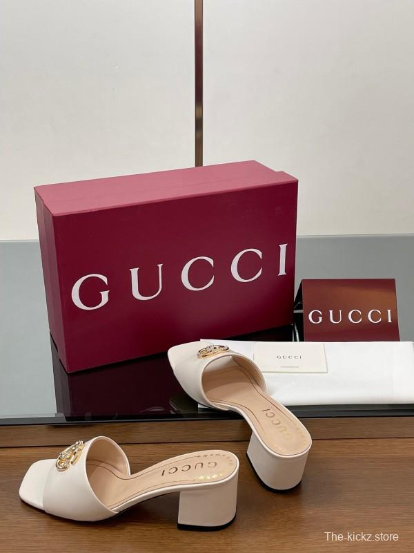 2025 Women Gucci Beige Leather Block Heel Sandals GG Crystal Buckle LY00280