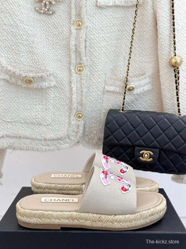 2025 Slippers Chanel Beige Floral Embroidery Espadrille KFY00230