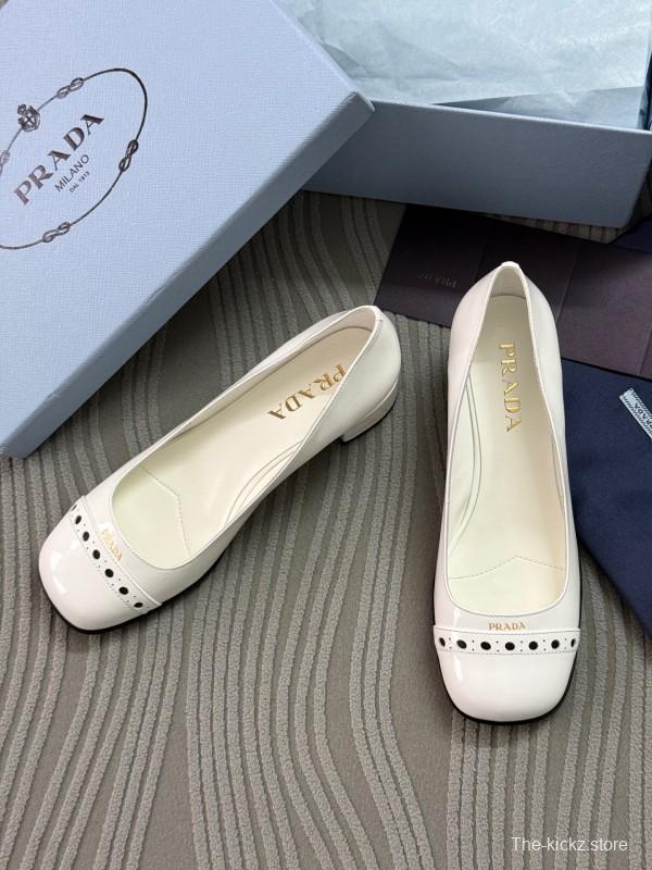 2025 Women Prada White Leather Loafers KFY00300