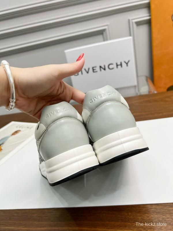 2024 Unisex Givenchy White Black Silk Calfskin Lacquered Low Top Sneakers MJ00380