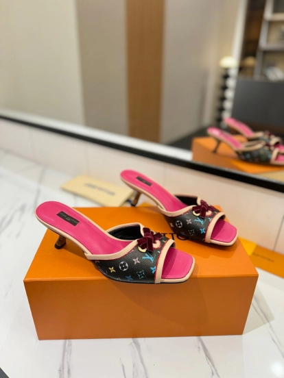 2025 Women Louis Vuitton Brown Pink Canvas Leather Sandals KFY00310