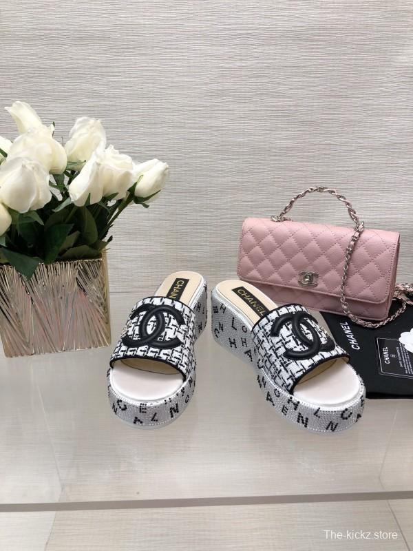 2025 Women Chanel Black White Textile Slippers LY00320