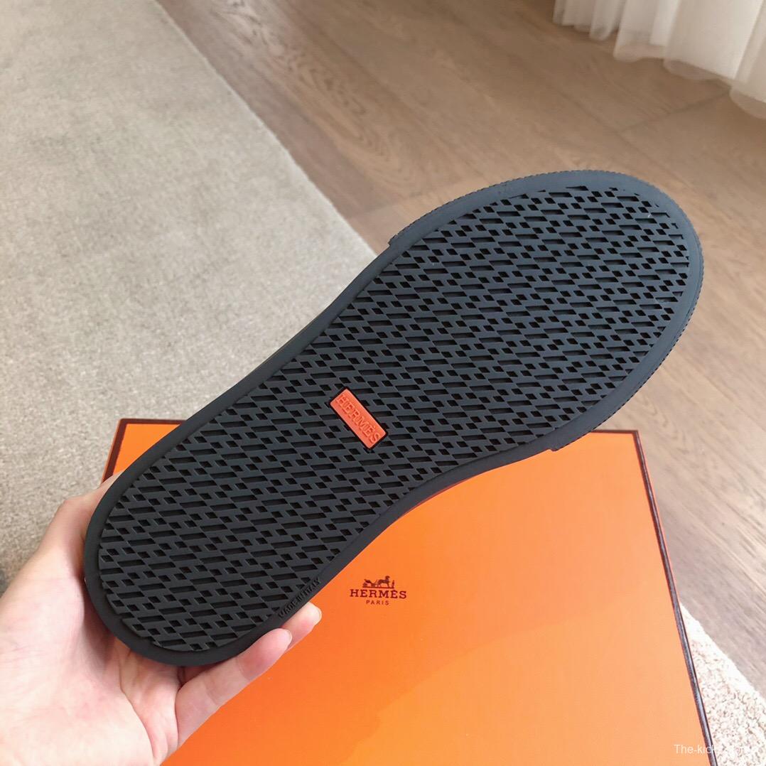 2025 Unisex Hermès Black Leather Sneakers AS00380