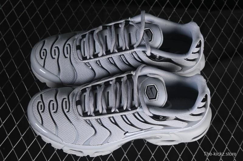 Nike Air Max Plus Retro Running Shoes with Air Cushion Technology - 852630-021