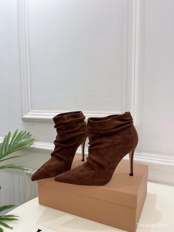 Gianvito Rossi Fall/Winter 2025 GR Pointed Toe Retro Pleated High Heel Ankle Boots - KFY00340