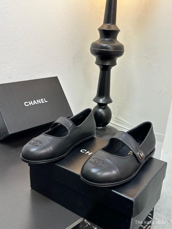 Chanel Quilted Slippers with Diamond Pattern Design - KFY00280