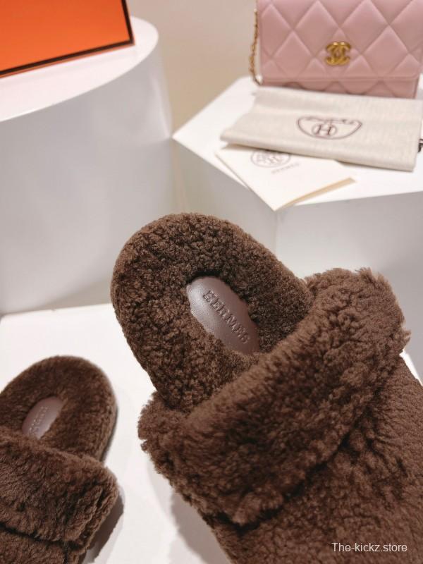 H Love Erjiu Full Wool Slippers with Slightly Curly Wool - LY00270