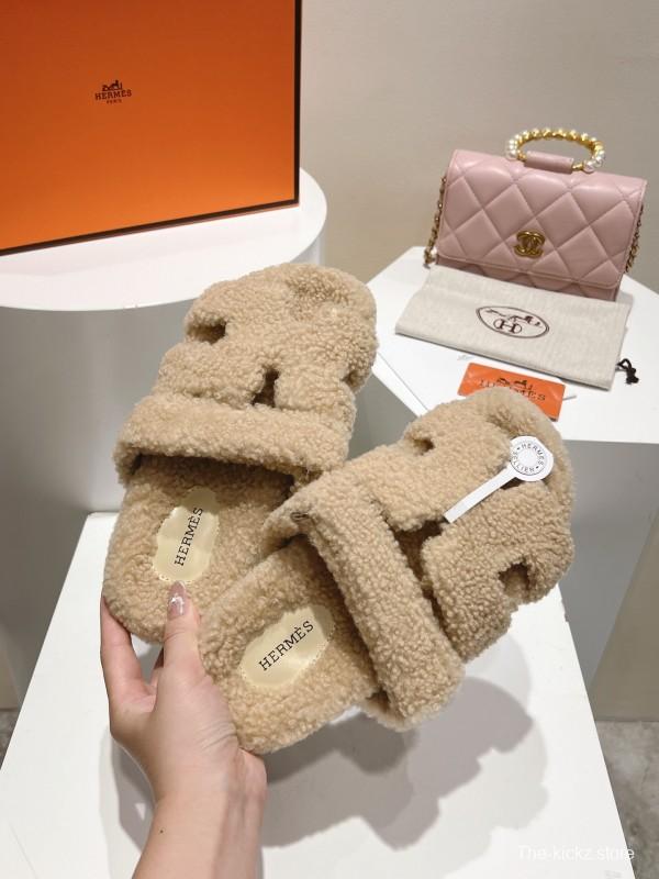 H Full Straight Hair Grain Fur Slippers - LY00300